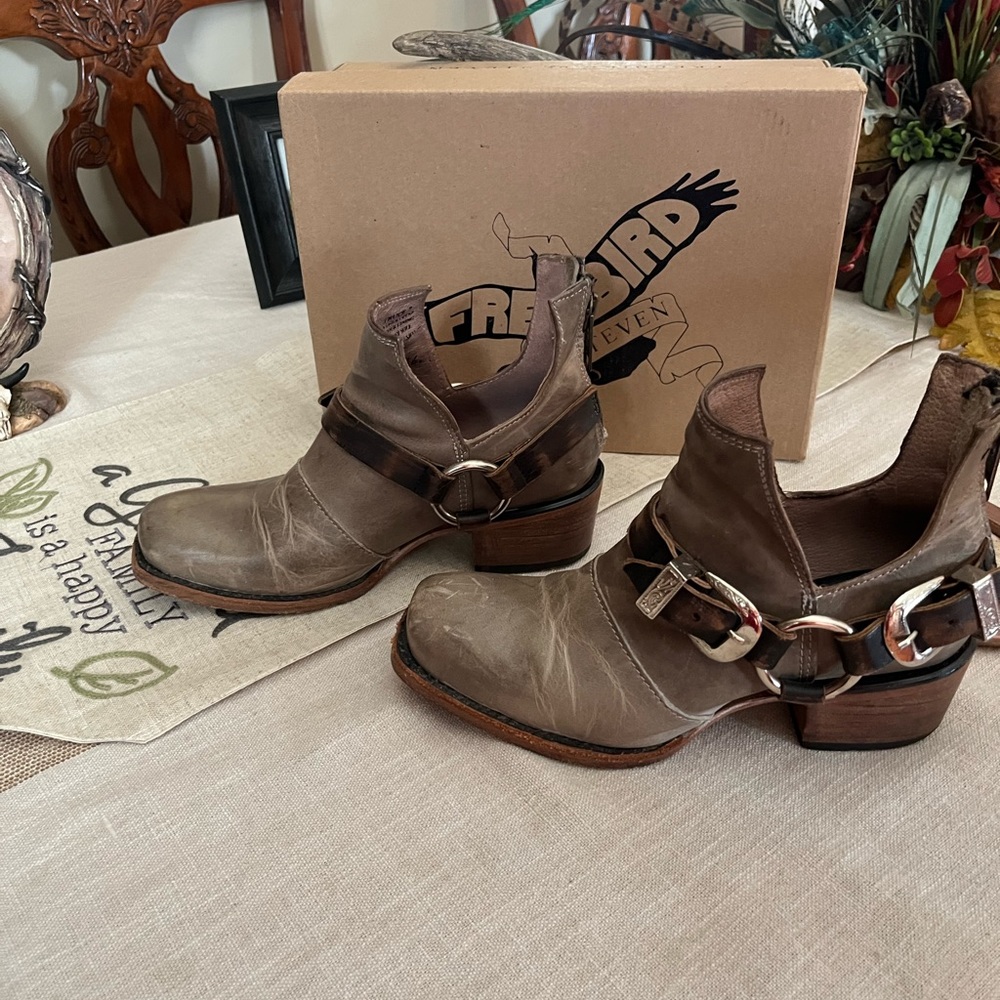 Super Cute Booties - image 1